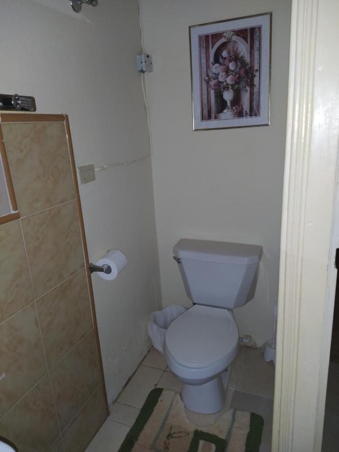 Gables Vacation Rentals With Private Gated Parking Onsite Knockpatrick Esterno foto