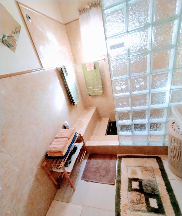Gables Vacation Rentals With Private Gated Parking Onsite Knockpatrick Esterno foto