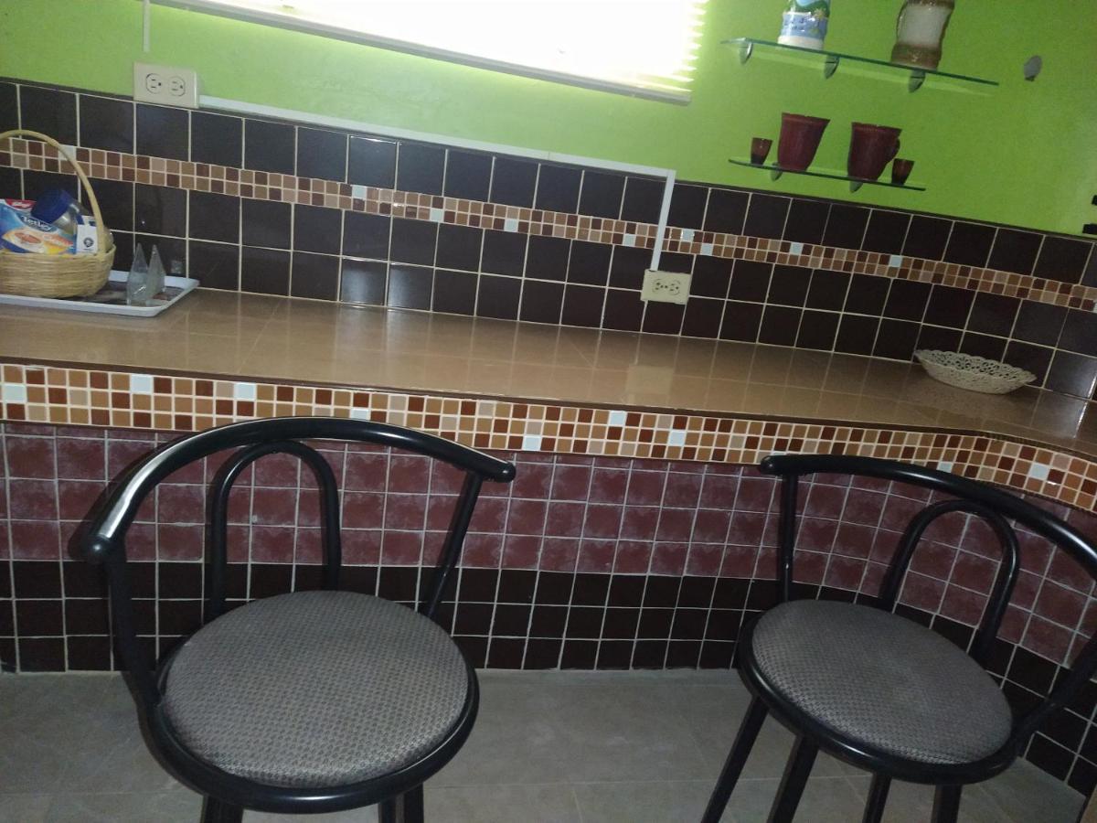 Gables Vacation Rentals With Private Gated Parking Onsite Knockpatrick Esterno foto