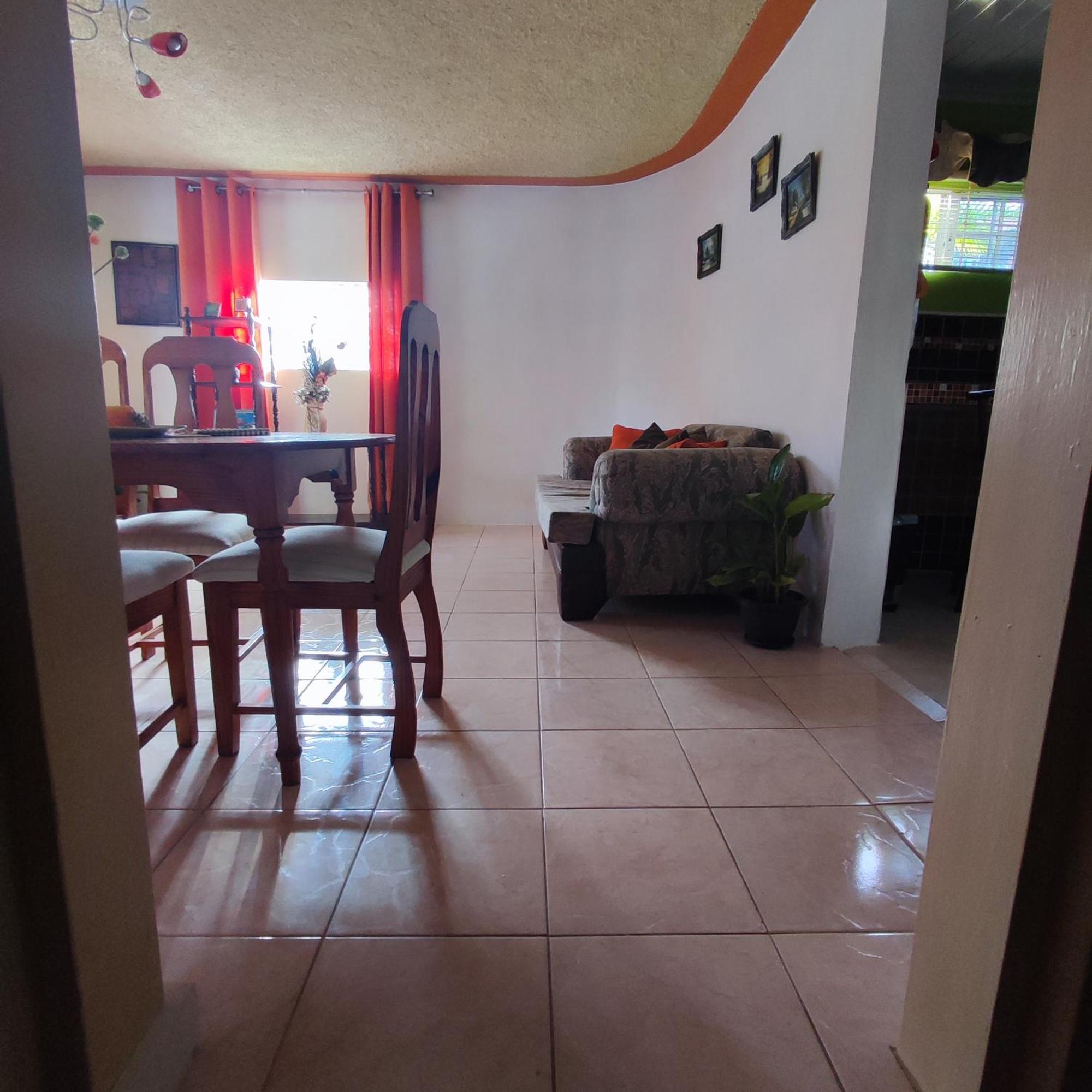 Gables Vacation Rentals With Private Gated Parking Onsite Knockpatrick Esterno foto