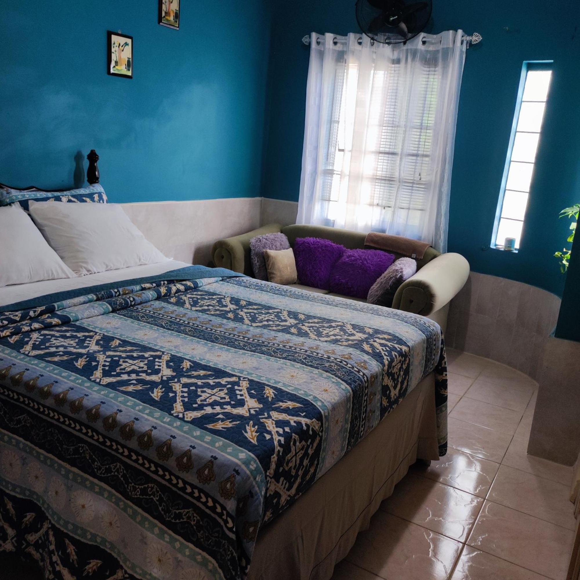 Gables Vacation Rentals With Private Gated Parking Onsite Knockpatrick Esterno foto