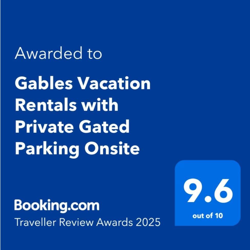 Gables Vacation Rentals With Private Gated Parking Onsite Knockpatrick Esterno foto